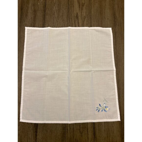 Vintage White Cotton Embroidered Floral Napkins Set Of 6 - Picture 5 of 5